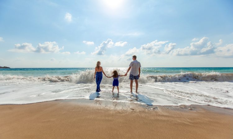 paphos_beach_family