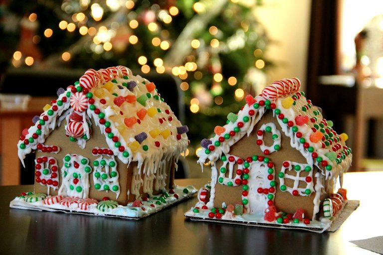 Gingerbread House, a tasty decoration that brightens your Christmas!
